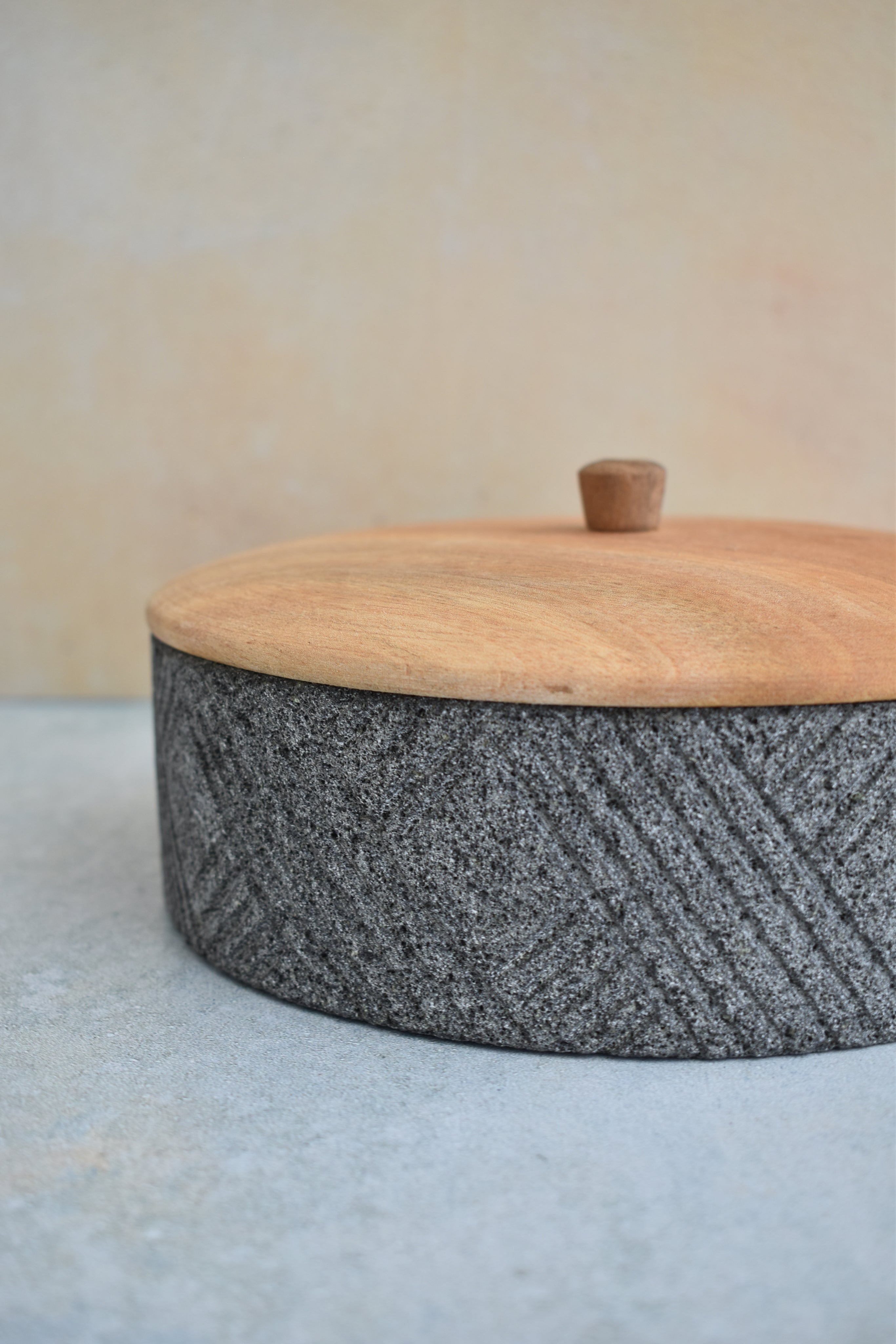 ROUND DESIGN EDGED TORTILLA WARMER